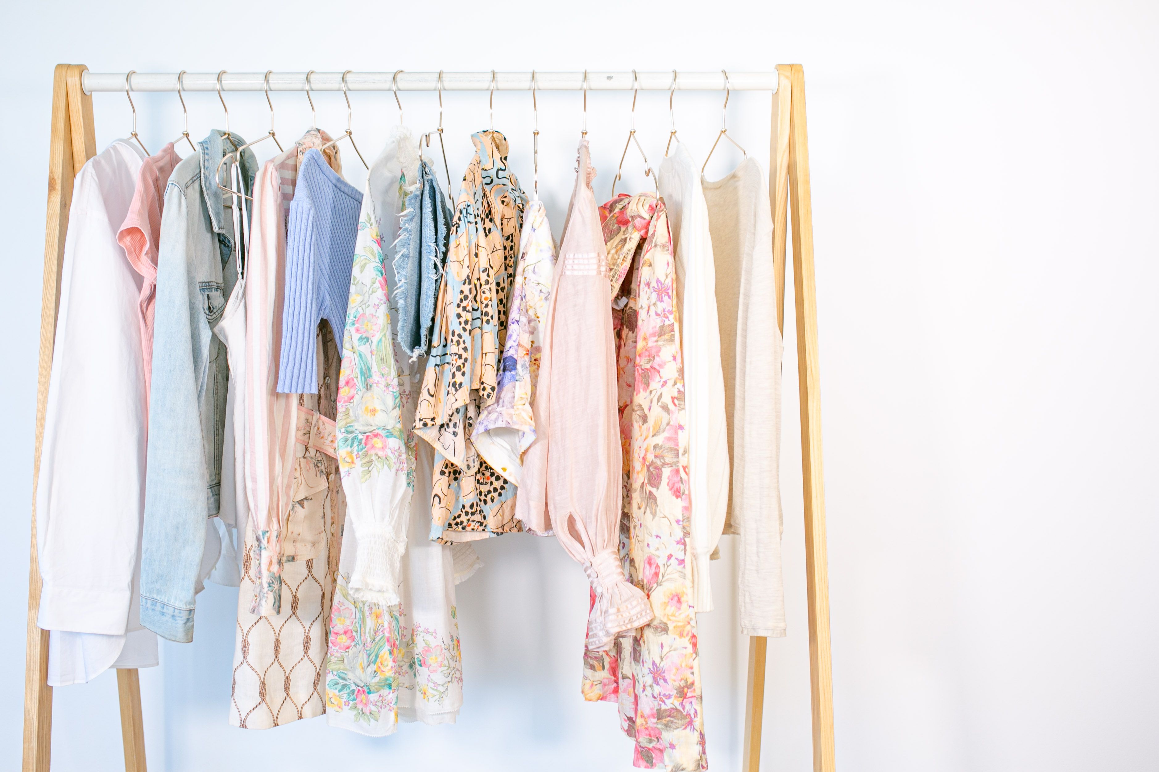 Buy, sell & socialise on Poshmark